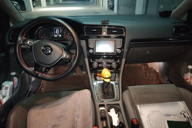 Used Volkswagen Golf 2015 1.4TSI Automatic Flagship Model Center Console