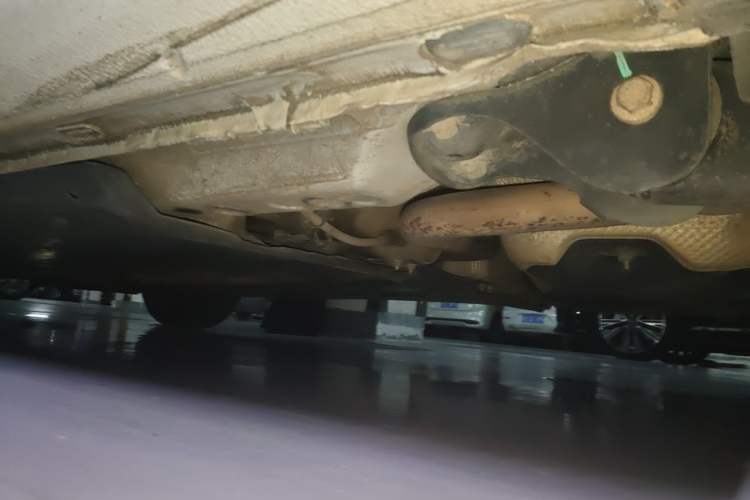 Used Volkswagen Golf 2015 1.6L Automatic Fashion Model Chassis Rear Left