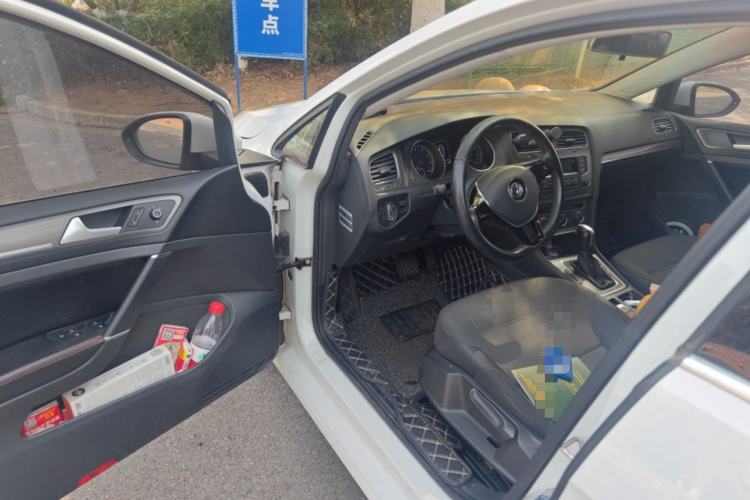 Used Volkswagen Golf 2015 1.4TSI Automatic Comfort Model Driver Seat