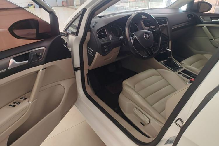 Used Volkswagen Golf 2015 1.6L Automatic Comfort Model Driver Seat