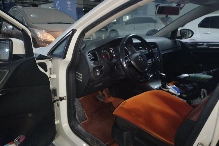 Used Volkswagen Golf 2015 1.4TSI Automatic Comfort Model Driver Seat