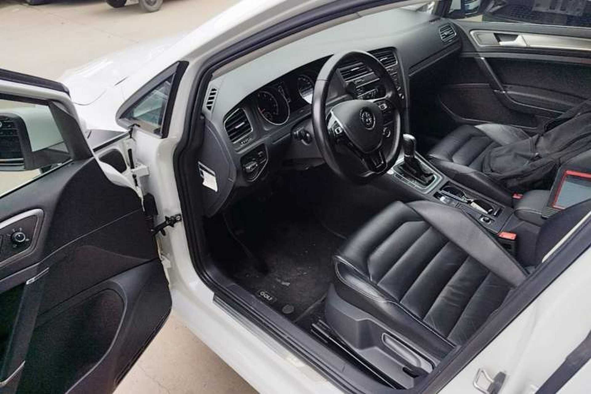 Used Volkswagen Golf 2015 1.4TSI Automatic Luxury Model Driver Seat