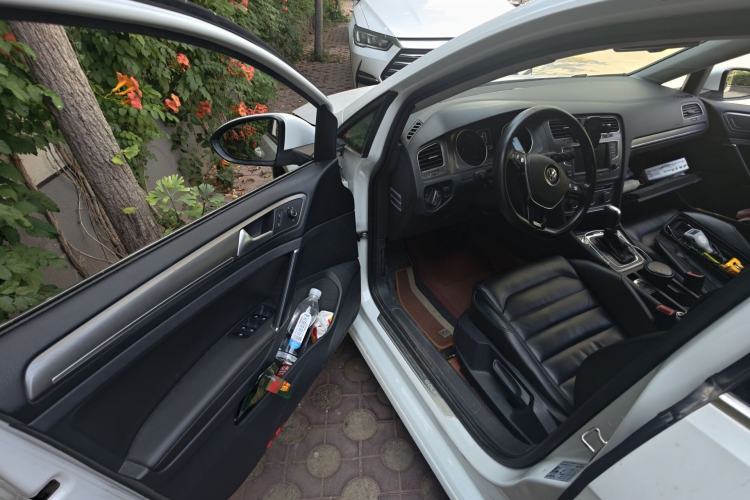 Used Volkswagen Golf 2015 1.4TSI Automatic Luxury Model Driver Seat