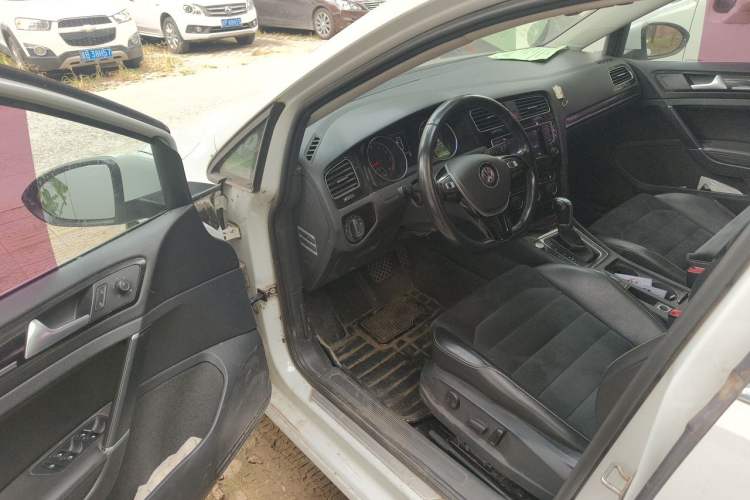 Used Volkswagen Golf 2015 1.4TSI Automatic Flagship Model Driver Seat