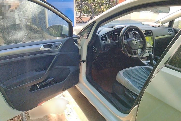 Used Volkswagen Golf 2015 1.6L Automatic Fashion Model Driver Seat