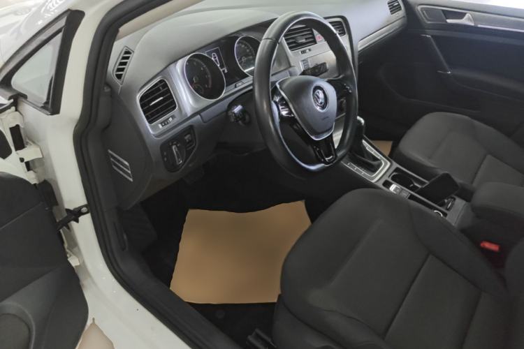 Used Volkswagen Golf 2015 1.4TSI Automatic Comfort Model Driver Seat