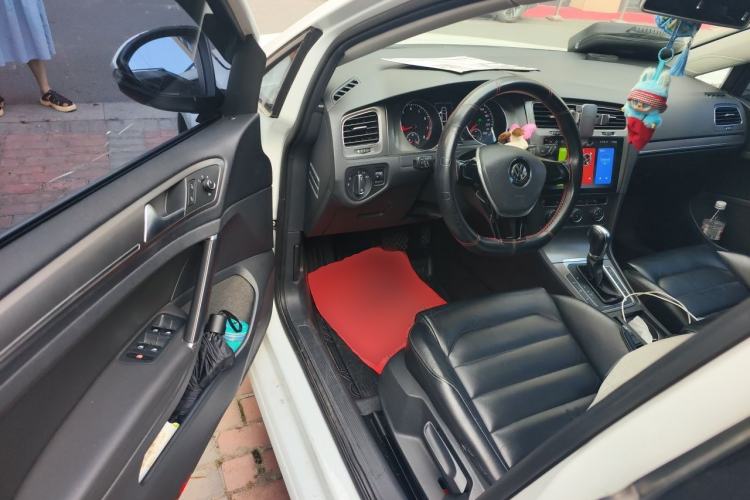 Used Volkswagen Golf 2015 1.6L Automatic Comfort Model Driver Seat