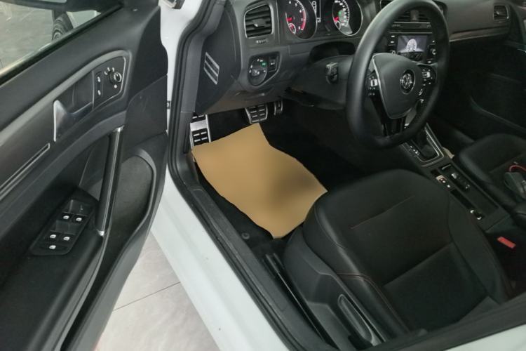 Used Volkswagen Golf 2015 1.4TSI Automatic Comfort Model Driver Seat