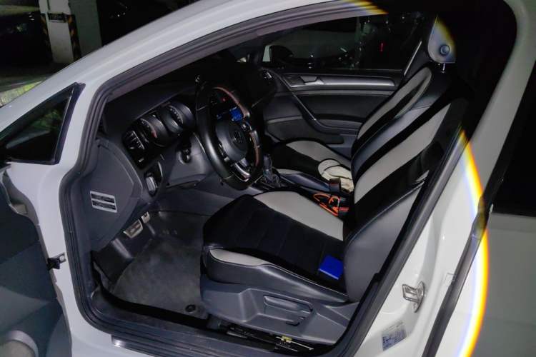 Used Volkswagen Golf 2015 1.4TSI Automatic R-Line Driver Seat