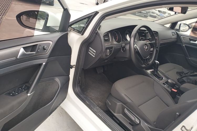 Used Volkswagen Golf 2015 1.6L Automatic Comfort Model Driver Seat