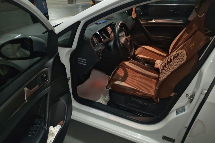 Used Volkswagen Golf 2015 1.6L Automatic Fashion Model Driver Seat