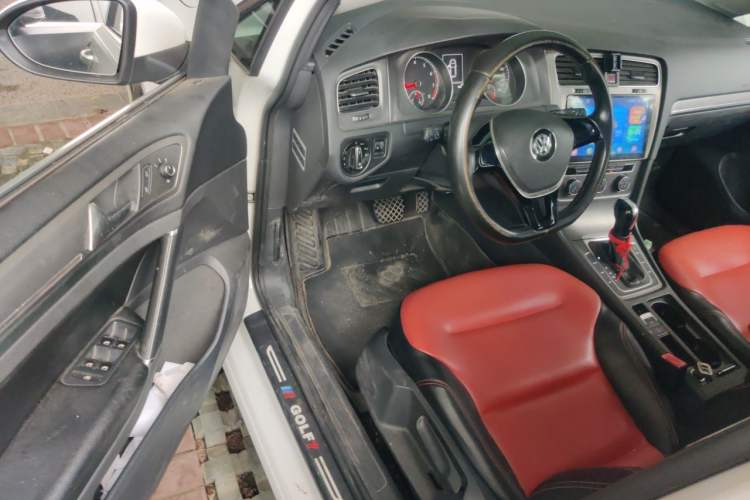 Used Volkswagen Golf 2015 1.4TSI Automatic Comfort Model Driver Seat
