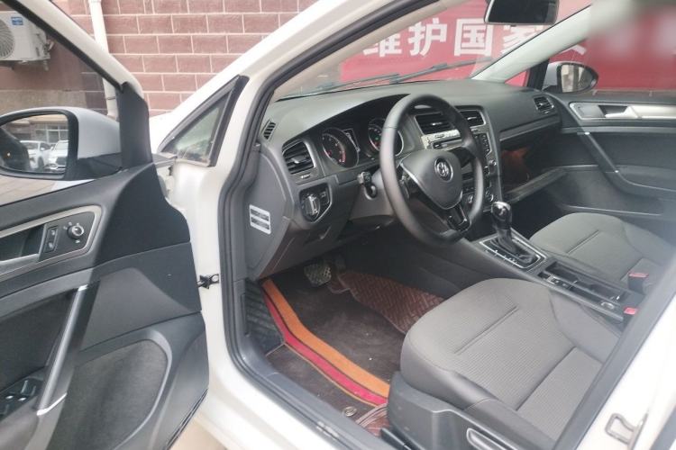 Used Volkswagen Golf 2015 1.4TSI Automatic Comfort Model Driver Seat
