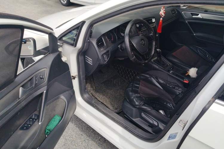 Used Volkswagen Golf 2015 1.6L Automatic Comfort Model Driver Seat