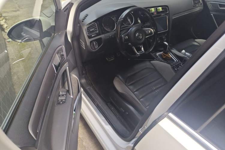 Used Volkswagen Golf 2015 1.4TSI Automatic R-Line Driver Seat