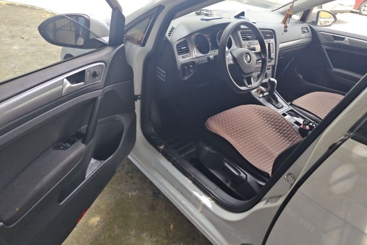 Used Volkswagen Golf 2015 1.6L Automatic Fashion Model Driver Seat