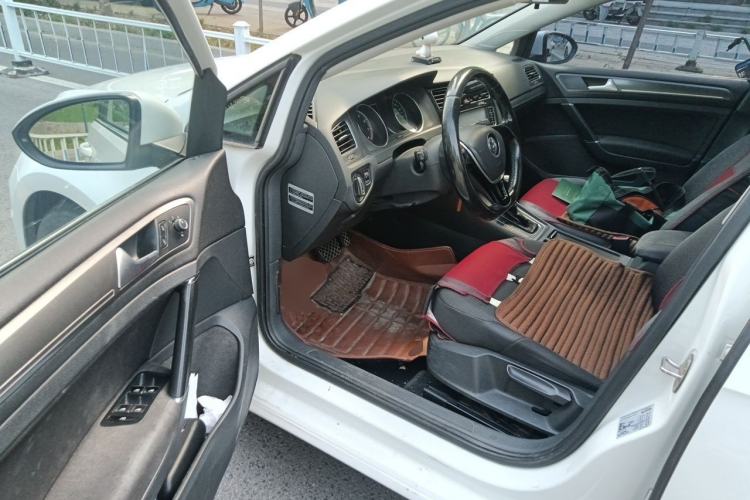 Used Volkswagen Golf 2015 1.4TSI Automatic Comfort Model Driver Seat