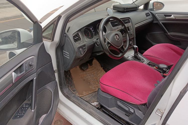 Used Volkswagen Golf 2015 1.6L Automatic Comfort Model Driver Seat