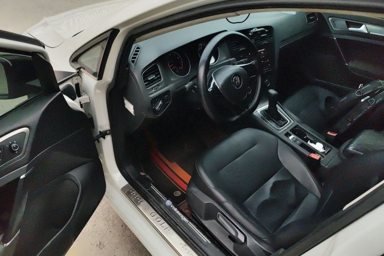 Used Volkswagen Golf 2015 1.6L Automatic Comfort Model Driver Seat