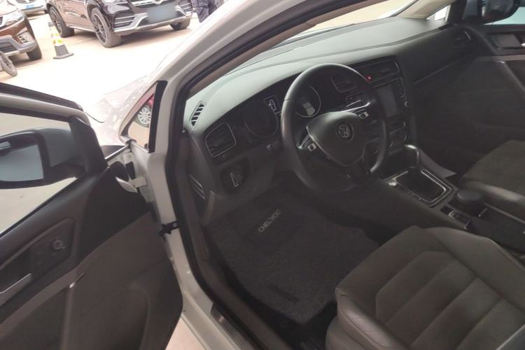 Used Volkswagen Golf 2015 1.4TSI Automatic Flagship Model Driver Seat