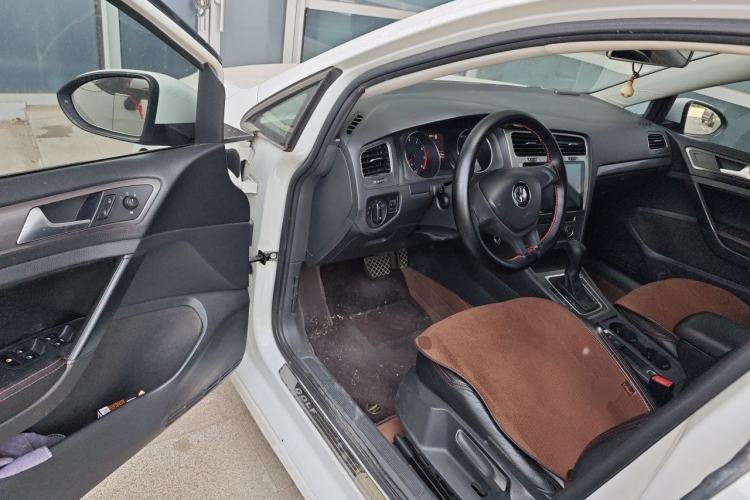 Used Volkswagen Golf 2015 1.6L Automatic Fashion Model Driver Seat