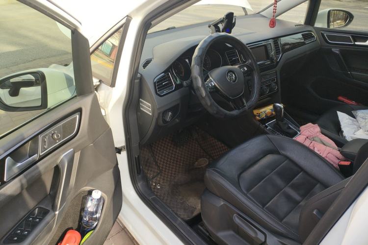 Used Volkswagen Golf 2015 1.4TSI Sportsvan Driver Seat
