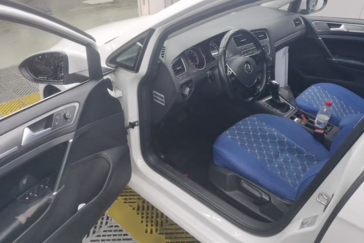Used Volkswagen Golf 2015 1.4TSI Automatic Comfort Model Driver Seat