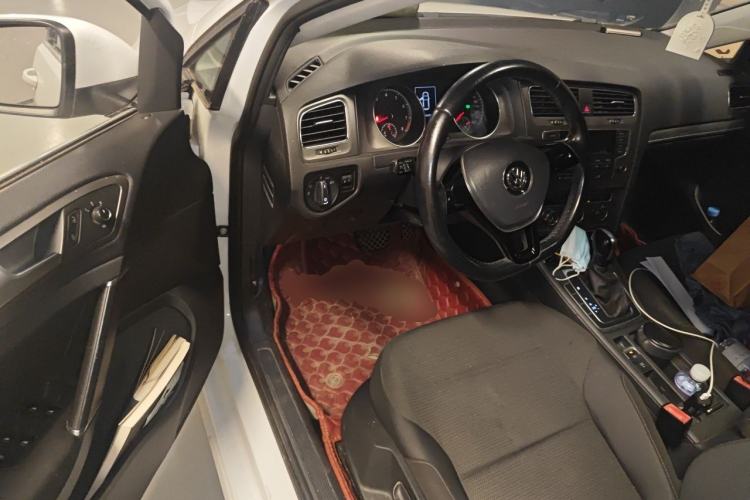 Used Volkswagen Golf 2015 1.4TSI Automatic Comfort Model Driver Seat