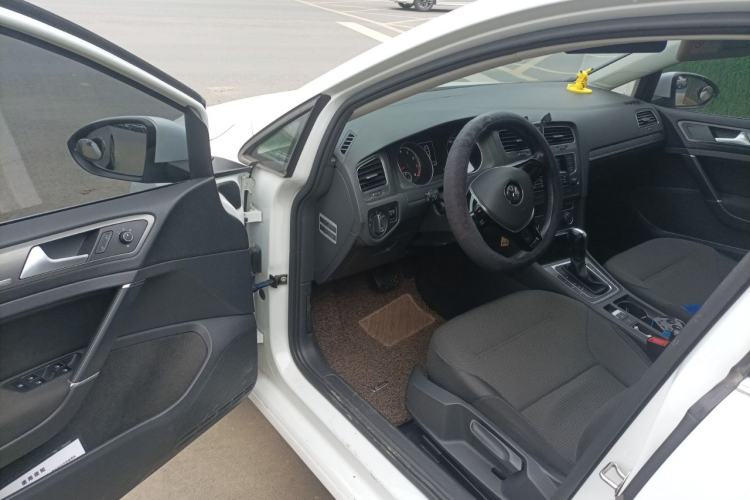 Used Volkswagen Golf 2015 1.6L Automatic Comfort Model Driver Seat