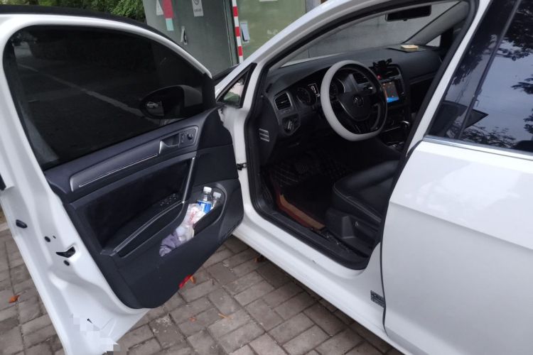 Used Volkswagen Golf 2015 1.6L Automatic Comfort Model Driver Seat