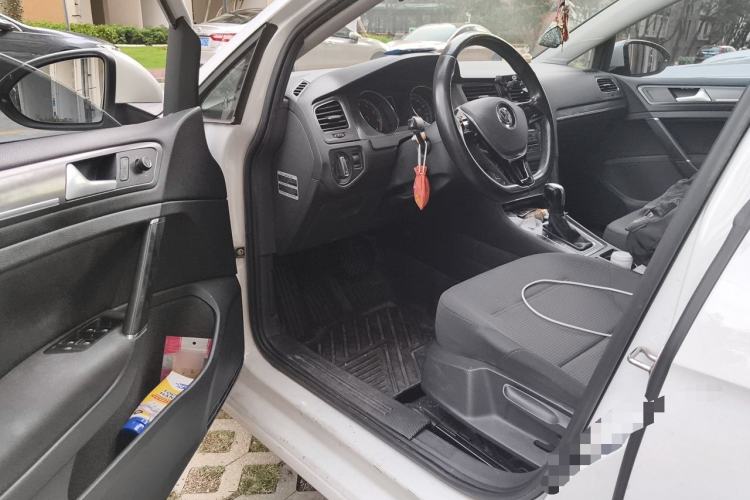 Used Volkswagen Golf 2015 1.6L Automatic Comfort Model Driver Seat