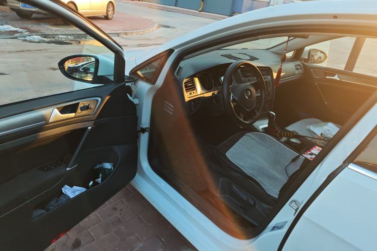 Used Volkswagen Golf 2015 1.6L Automatic Comfort Model Driver Seat