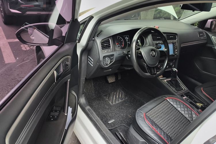 Used Volkswagen Golf 2015 1.6L Automatic Comfort Model Driver Seat
