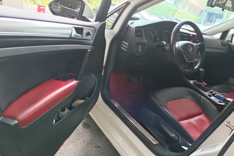 Used Volkswagen Golf 2015 1.4TSI Automatic Comfort Model Driver Seat