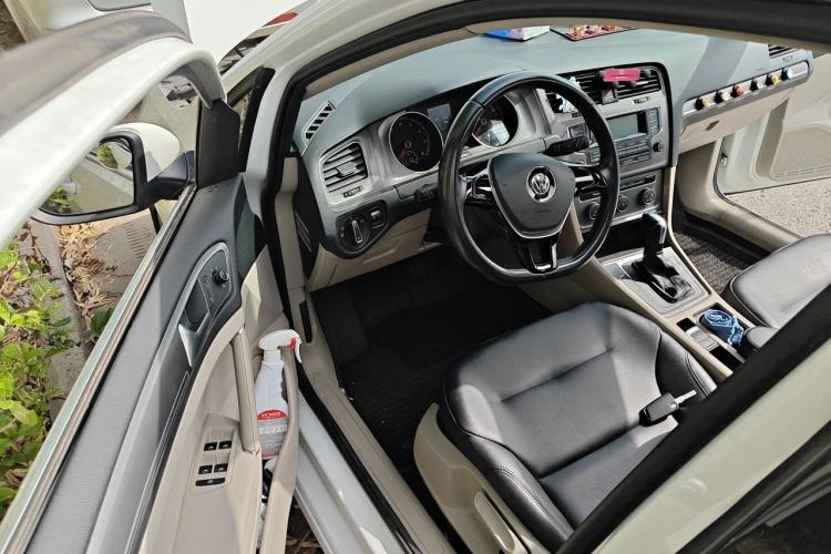 Used Volkswagen Golf 2015 1.4TSI Automatic Comfort Model Driver Seat