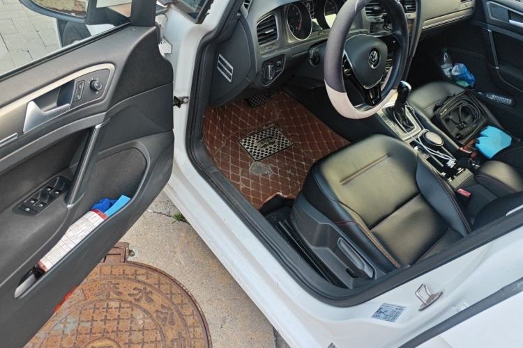 Used Volkswagen Golf 2015 1.4TSI Automatic Comfort Model Driver Seat