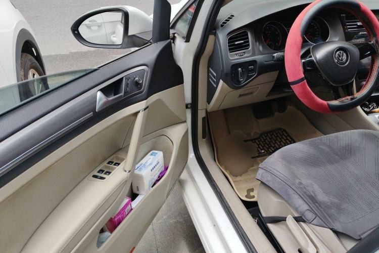Used Volkswagen Golf 2015 1.6L Automatic Comfort Model Driver Seat