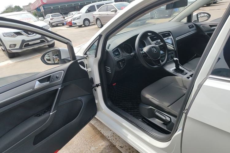 Used Volkswagen Golf 2015 1.6L Automatic Comfort Model Driver Seat