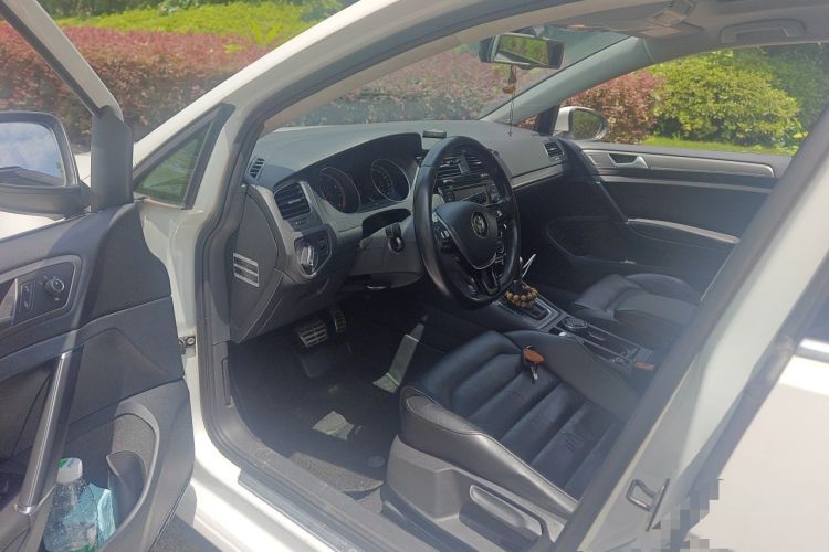 Used Volkswagen Golf 2015 1.4TSI Automatic Luxury Model Driver Seat