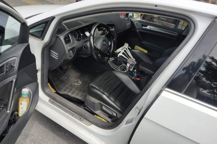 Used Volkswagen Golf 2015 1.6L Automatic Comfort Model Driver Seat