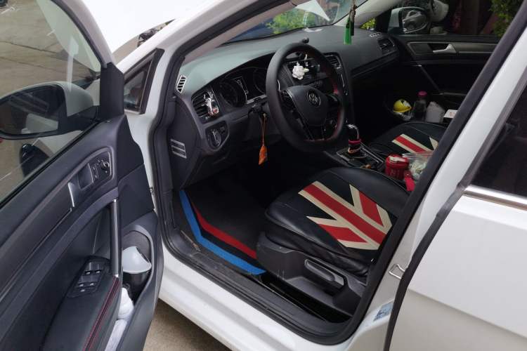 Used Volkswagen Golf 2015 1.4TSI Automatic Comfort Model Driver Seat