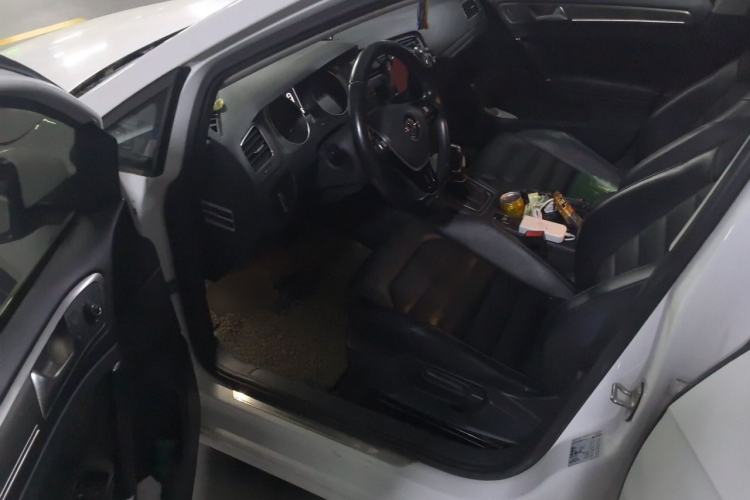 Used Volkswagen Golf 2015 1.4TSI Automatic Comfort Model Driver Seat