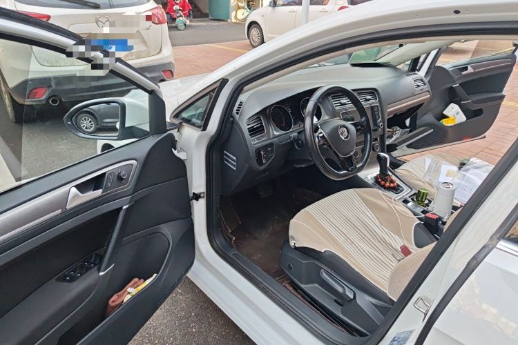 Used Volkswagen Golf 2015 1.6L Automatic Comfort Model Driver Seat