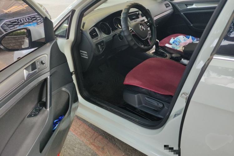 Used Volkswagen Golf 2015 1.4TSI Automatic Comfort Model Driver Seat