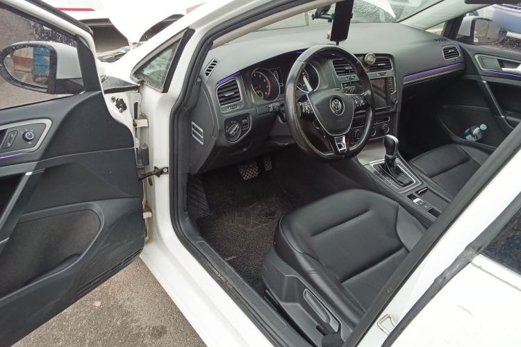 Used Volkswagen Golf 2015 1.4TSI Automatic Comfort Model Driver Seat