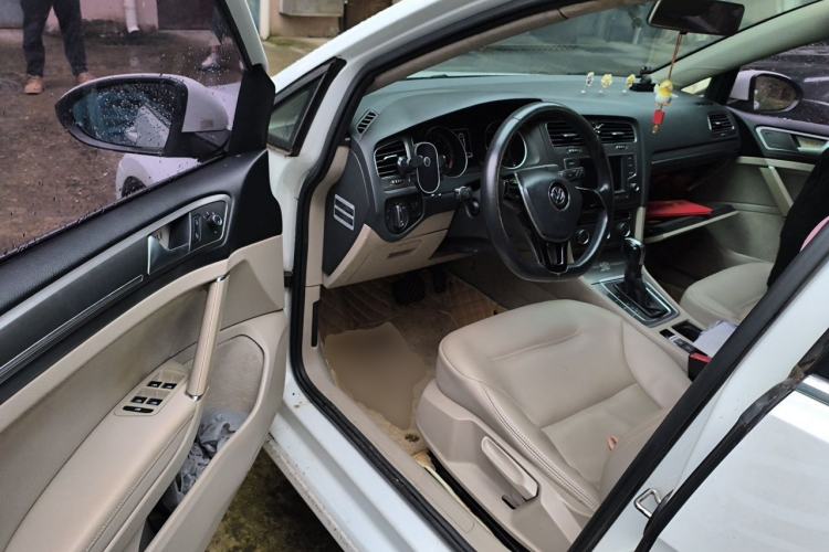 Used Volkswagen Golf 2015 1.6L Automatic Comfort Model Driver Seat