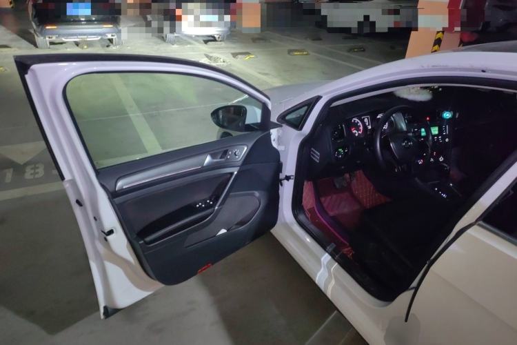 Used Volkswagen Golf 2015 1.4TSI Automatic Comfort Model Driver Seat