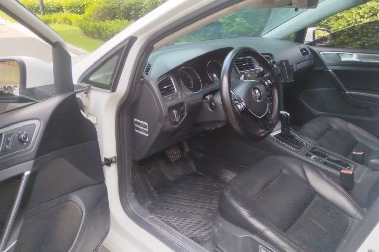 Used Volkswagen Golf 2015 1.4TSI Automatic Comfort Model Driver Seat