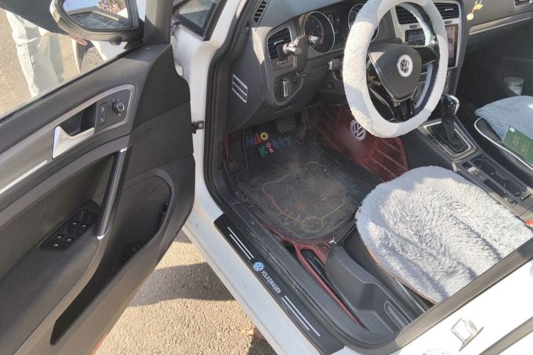 Used Volkswagen Golf 2015 1.4TSI Automatic Comfort Model Driver Seat