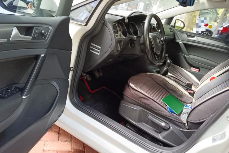 Used Volkswagen Golf 2015 1.4TSI Manual Comfort Model Driver Seat